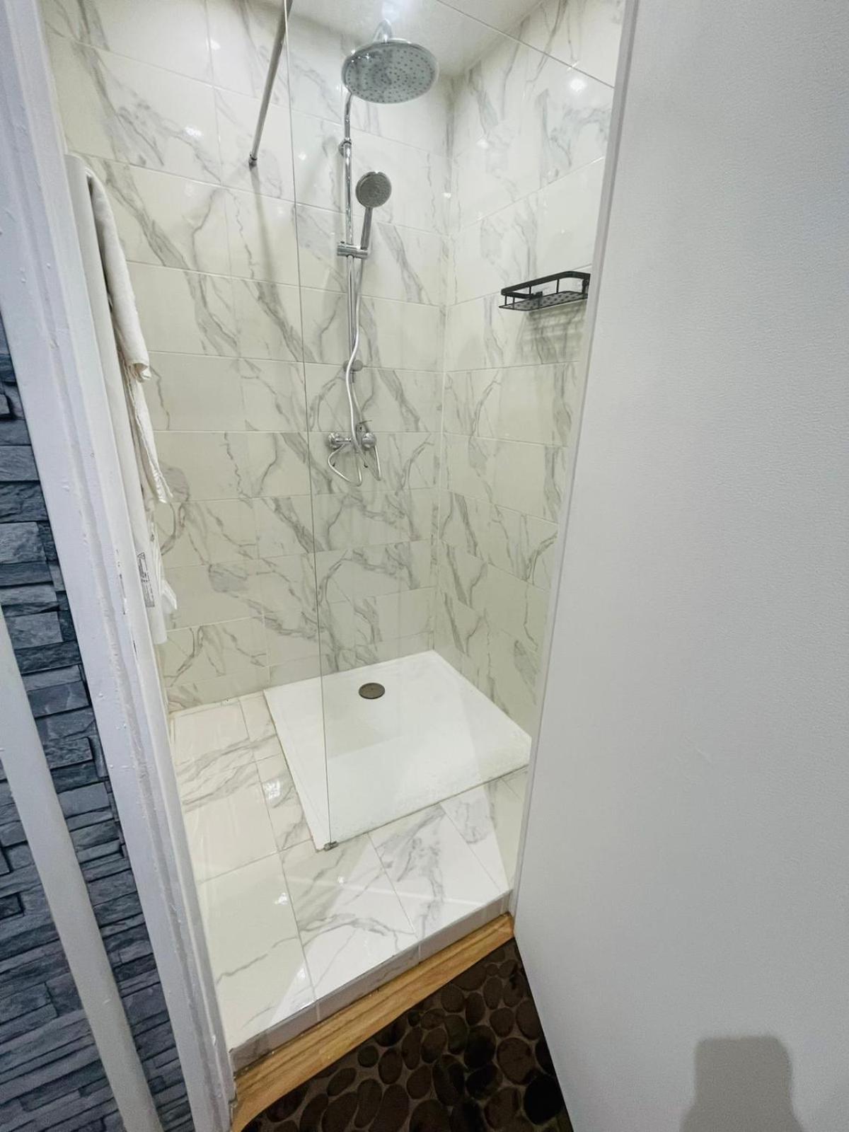 Studio Confortable- Disneyland Paris - Val D Europe - Plein Centre Ville Meaux - 2 Pers Luaran gambar